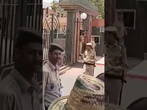 مسيرة ايت بوكماز تصل إلى مقر عمالة ازيلال وحوار يجري الان مع السيد العامل من اجل ابسط حقوقهم