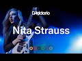 Capture de la vidéo Nita Strauss Interview: Shredding From Stage To Stadium