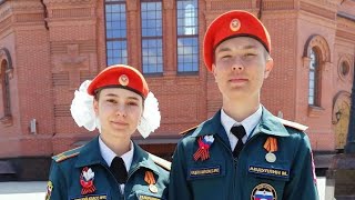 Парад победы в Волгограде.Участники парада Максим и Виктория.