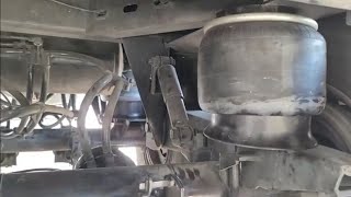 How To Replace An Air Bag On A Trailer / Removing seized bolt on trailer airbag