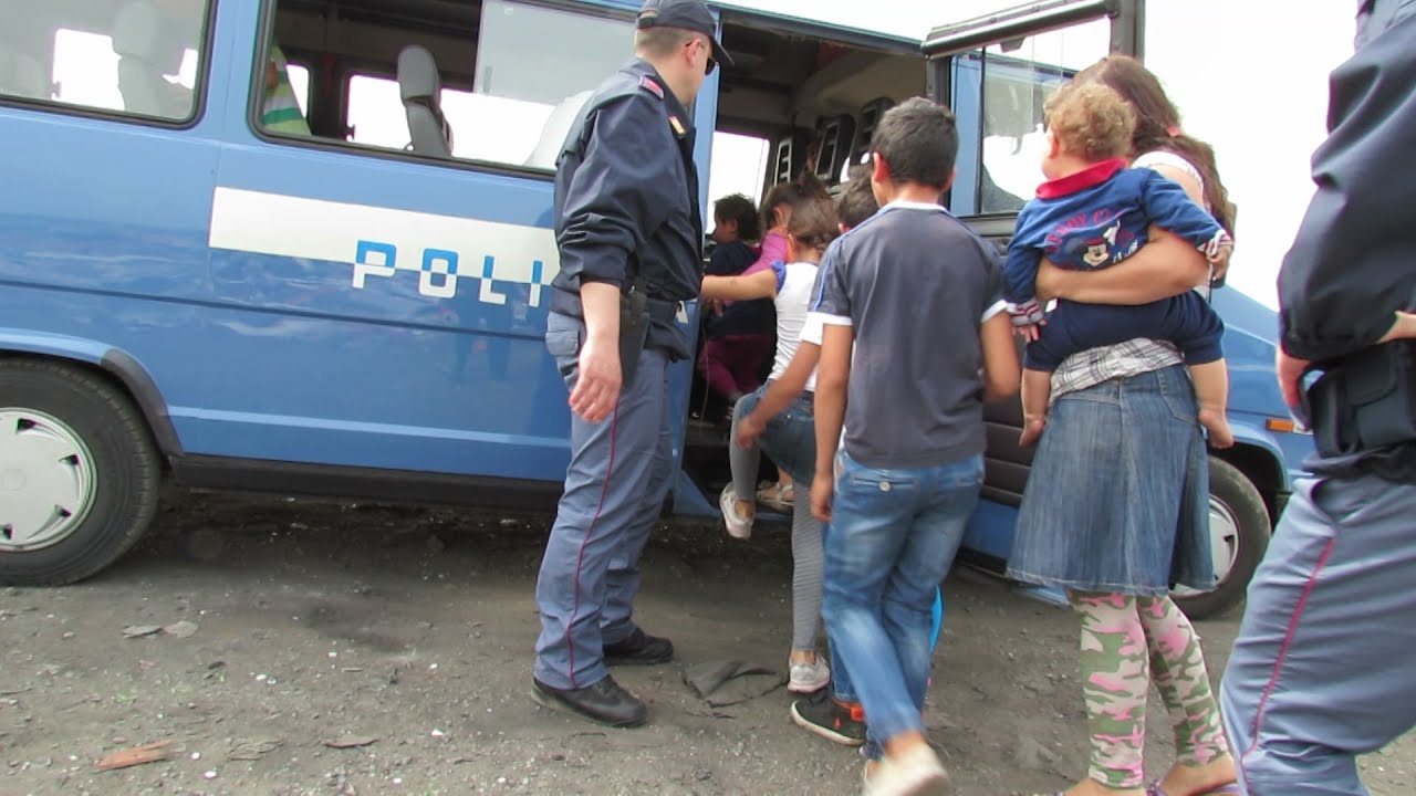 GIUGLIANO, CAMPI ROM: CENSIMENTO E CONTROLLI DEI MINORI