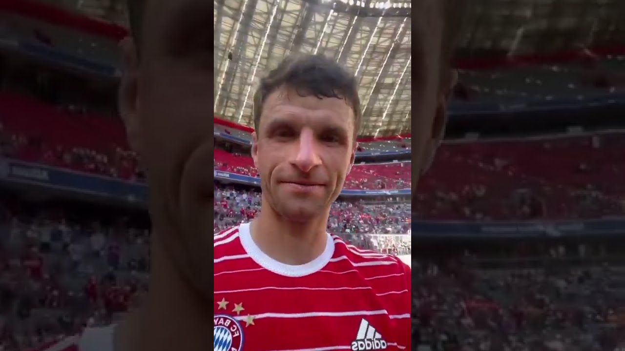 Thomas Muller took this pitch invaders phone 😂😂 (via @) |  