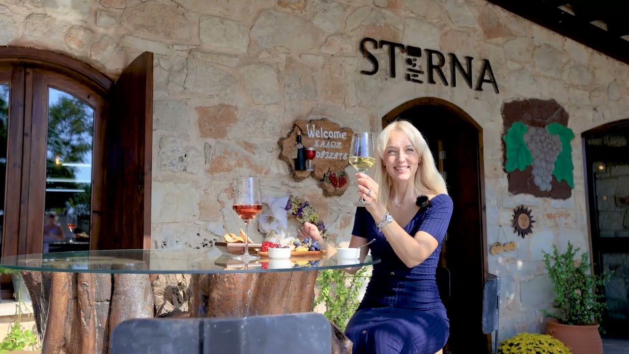 There are homes you visit for a few minutes… and somehow you end up staying much longer