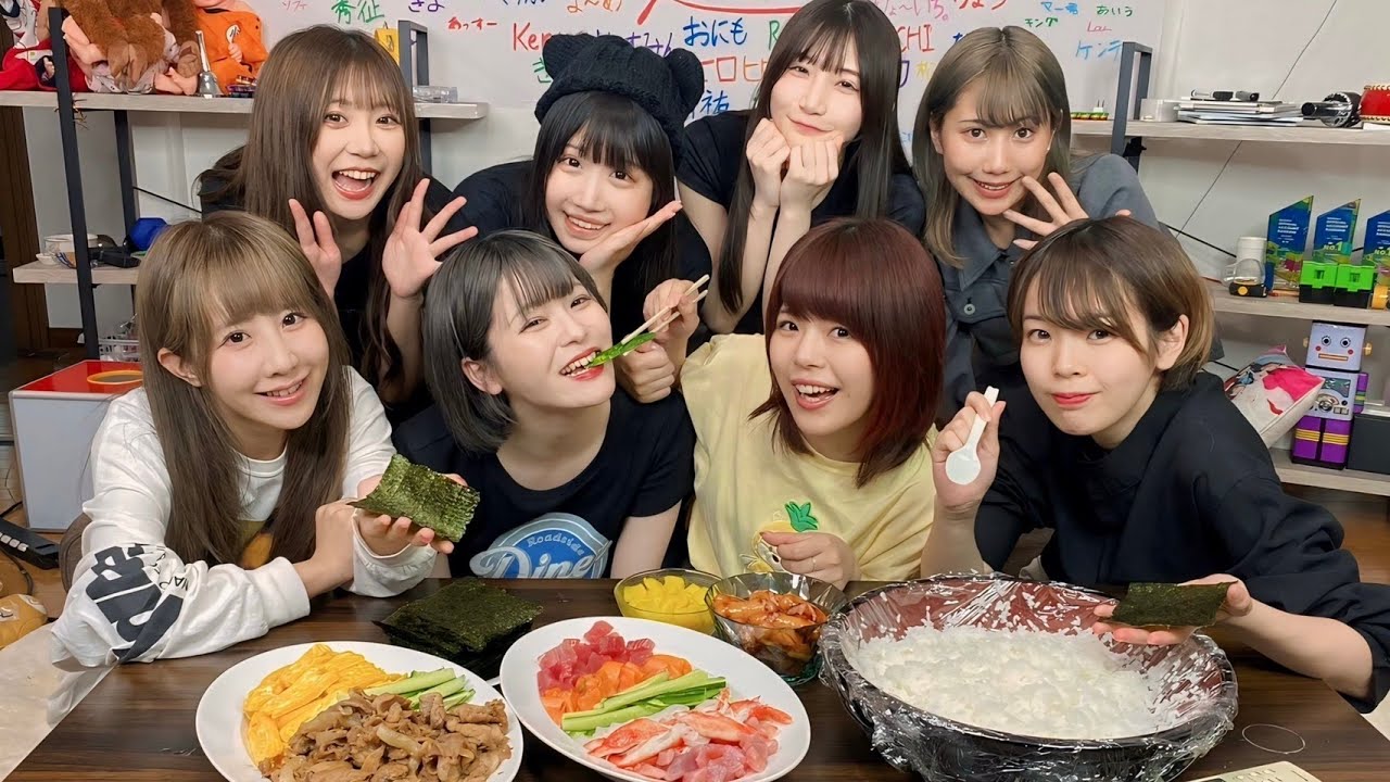 久しぶりに8人揃ってご飯食べたら感動で大号泣不可避wwwwww