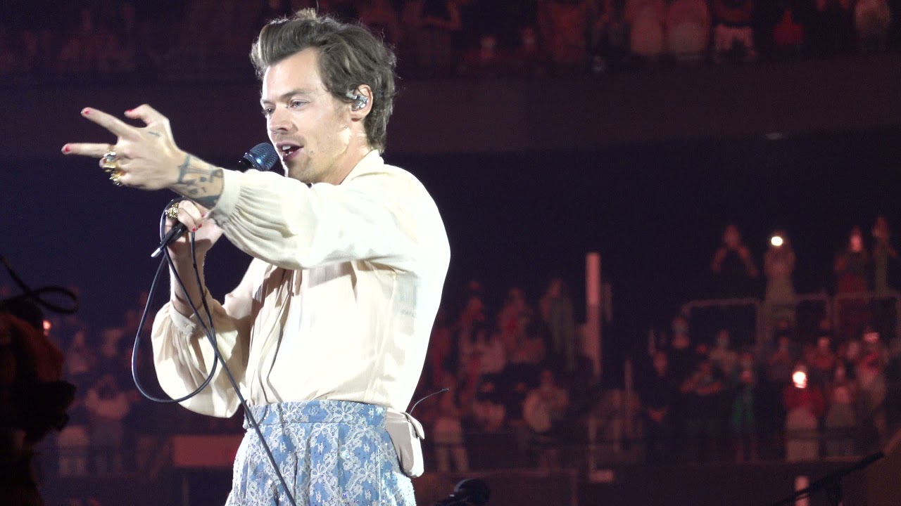 Harry Styles - Face or Ass speech (Glendale 13 November 2021)