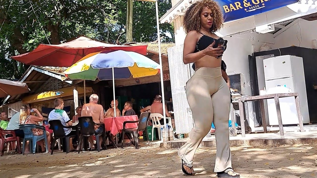 Ловля всех новых красивых и крупных манго на пляже Сосуа 😍