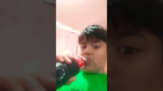 yo cuando no veo bien y con ando confundo el agua con la Coca-Cola, y me doy cuenta que estoy a diet