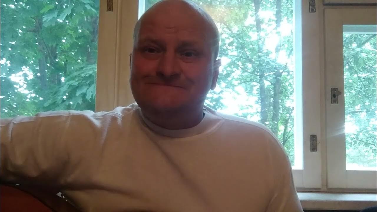 Александр Новиков помнишь девочка гуляли мы в саду. Александр Новиков помнишь девочка гуляли мы в саду.
