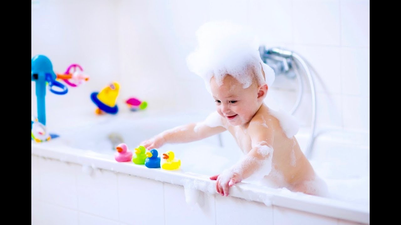 baby bath tub with water outlet