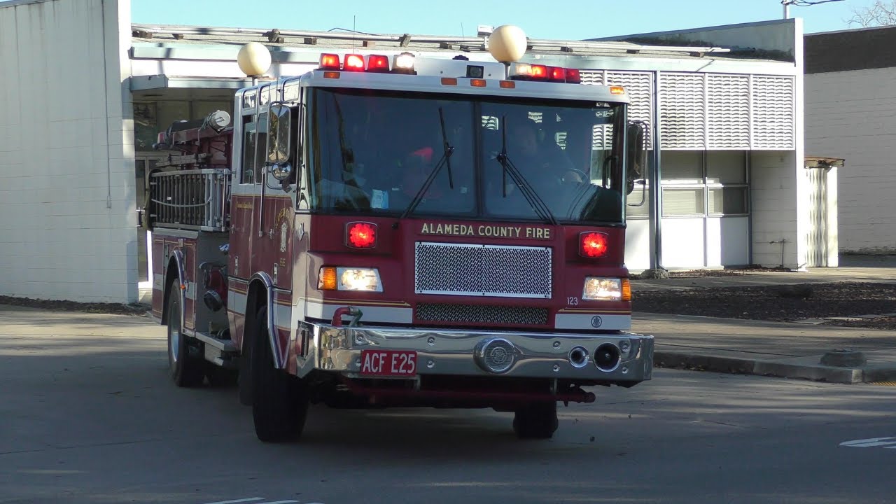 Alameda County Fire Dept. Engine 25 (Reserve) Responding - YouTube