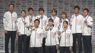 2連覇の桃田らが帰国 世界バド、ナガマツ組も