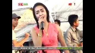 Vibya Putri - Menyulam Kain Yang Rapuh