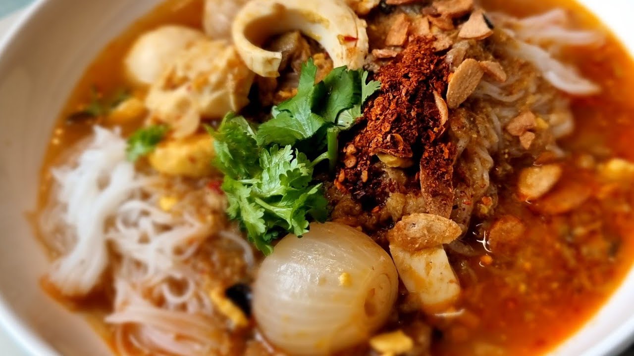 ရန်ကုန်မုန့်ဟင်းခါး Mohinga  Yangon Style