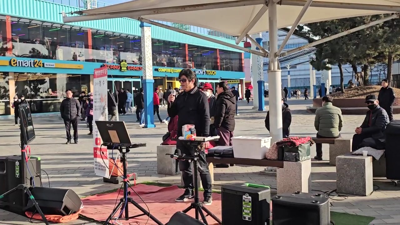 가수이산이#머나먼고향(원곡ㅡ나훈아)#월미도버스킹🌹🌹🌹