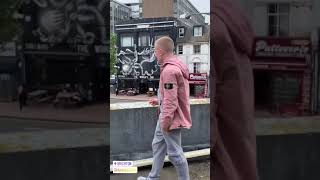 ArrDee spots builders playing his song 😂