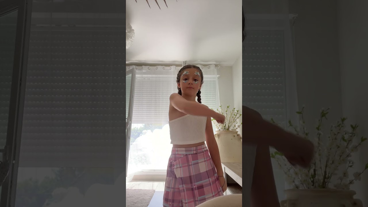 Lola et son petit déhanché 💃🎶 