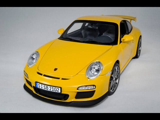 Review Porsche 911 GT3 (997) 1:18 Norev