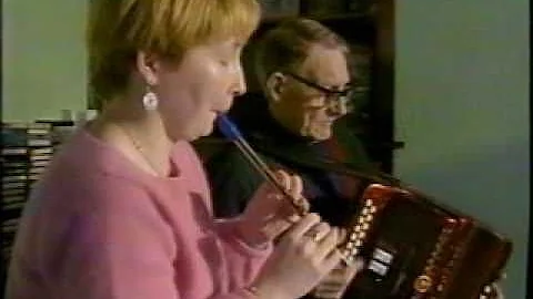 Sliabh Luachra Music - Johnny O'Leary and Ellen He...