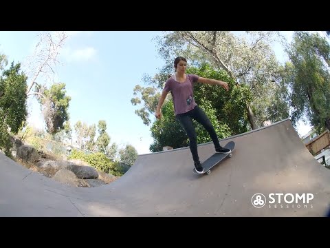 Learn Skateboarding Basics - Turn, Tic Tac and Kick-Turn with Amelia Brodka