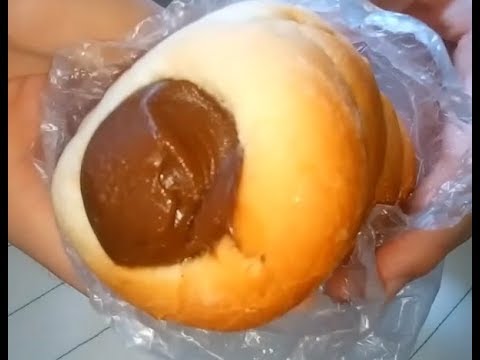 チョココロネ食べるのどっちから？懐かしい味をかみ締める