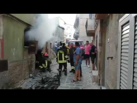 Racalmuto, incendio in un'abitazione di via Carlo Alberto [STUDIO 98]