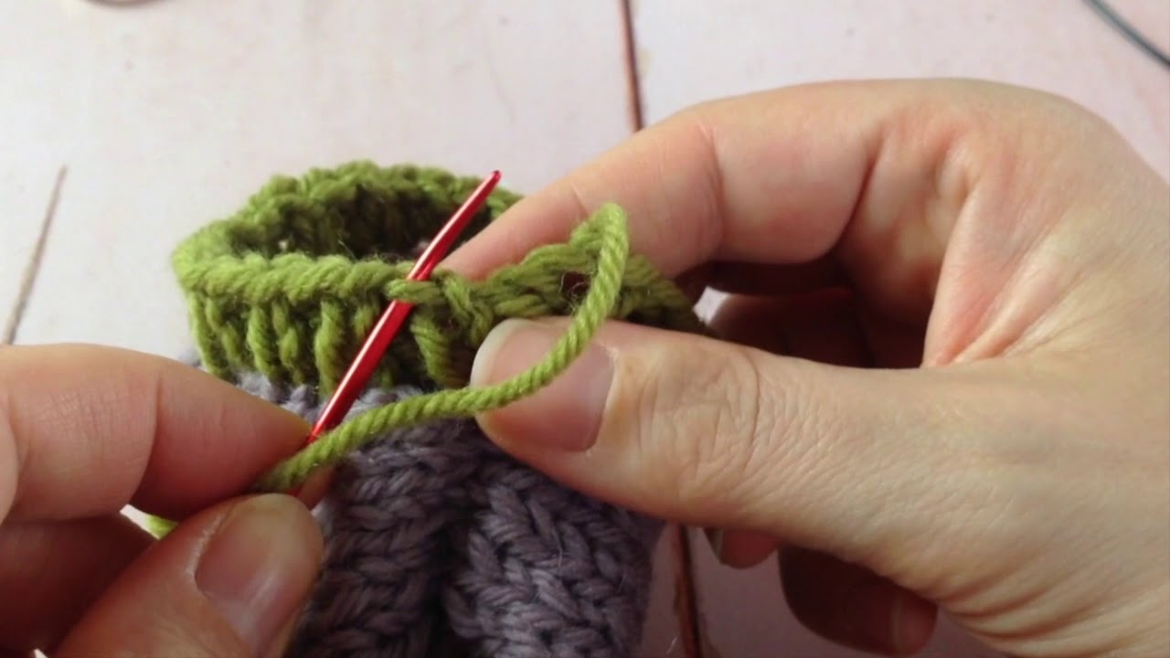 Luk sidste maske pænt i benkant farverigbabystrik