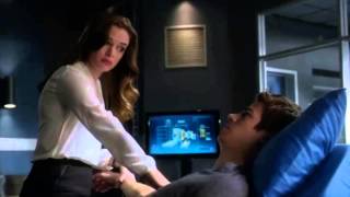 The Flash 1x06 - Snowbarry scenes (Barry/Caitlin)