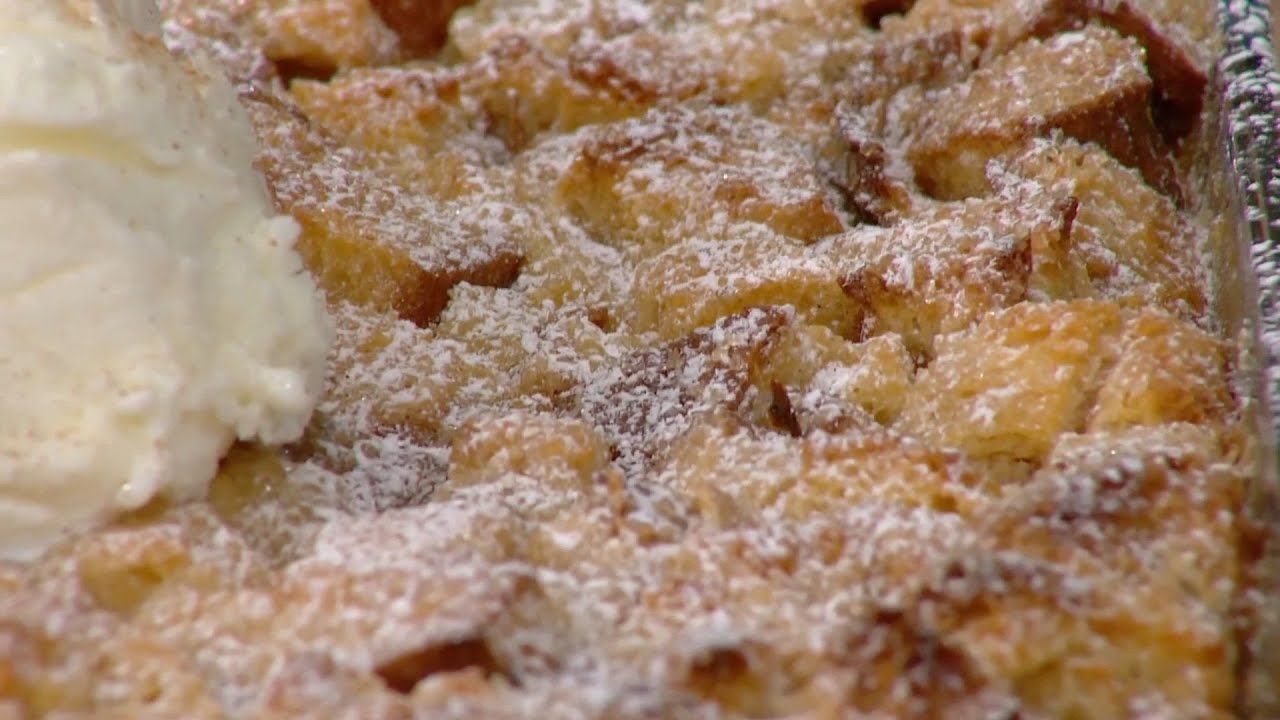 Πουτίγκα μήλων Αγιάς και τσουρέκι | Ανδρέας Λαγός