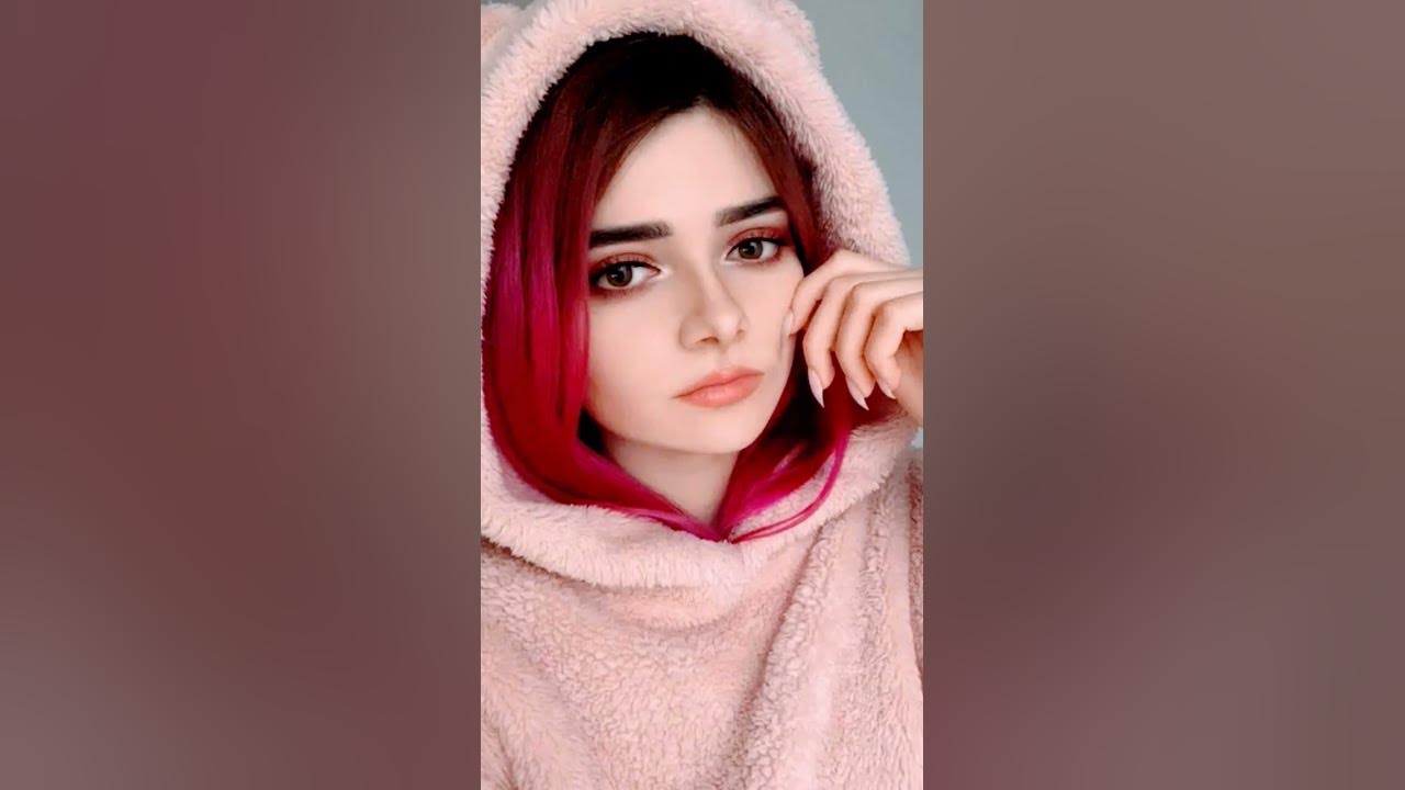 ура теперь у меня есть её фотки ура крута - YouTube