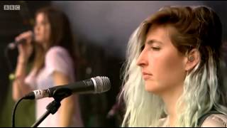 Warpaint - &#39;Intro&#39; + &#39;Love Is To Die&#39; (Live 2014)