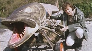 12ft Mechanical Fish! | 80's Physical Effects | Tomorrow's World | Brit Lab | BBC 12ft Mechanical Fish! | 80's Physical Effects | Tomorrow's World | Brit Lab | BBC