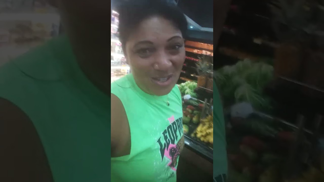 Indo no mercado comprar umas coisinhas 