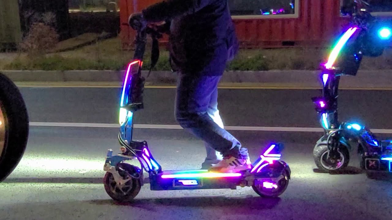 Electric Scooter WEPED FOLD & WEPED SS Night Riding After Work