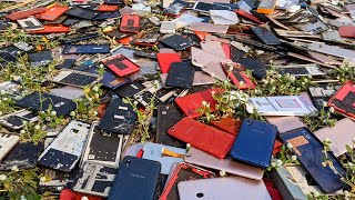 Looking for an old phone in the trash || Restoration broken phone