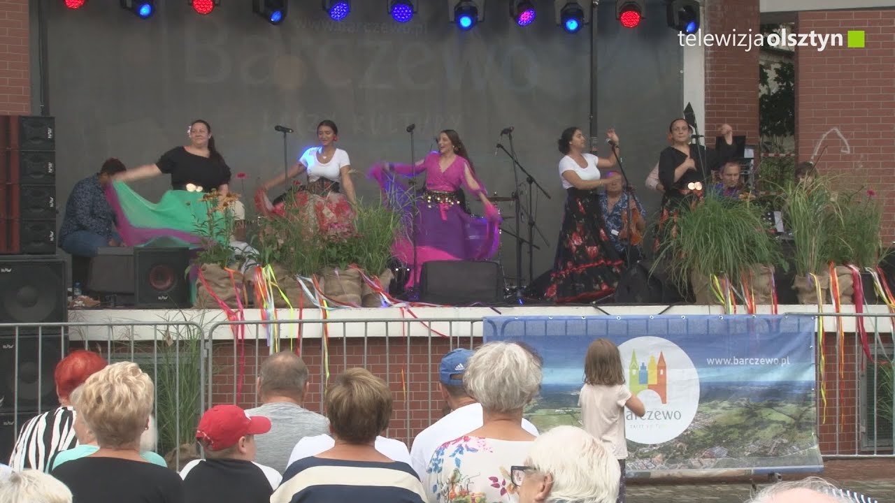 Romowie piękną muzyką porywają do tańca i wspólnej zabawy przełamując różnice kulturowe