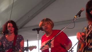 Puss n Boots with Mavis Staples performing Twilight at the 2014 Newport Folk Festival chords