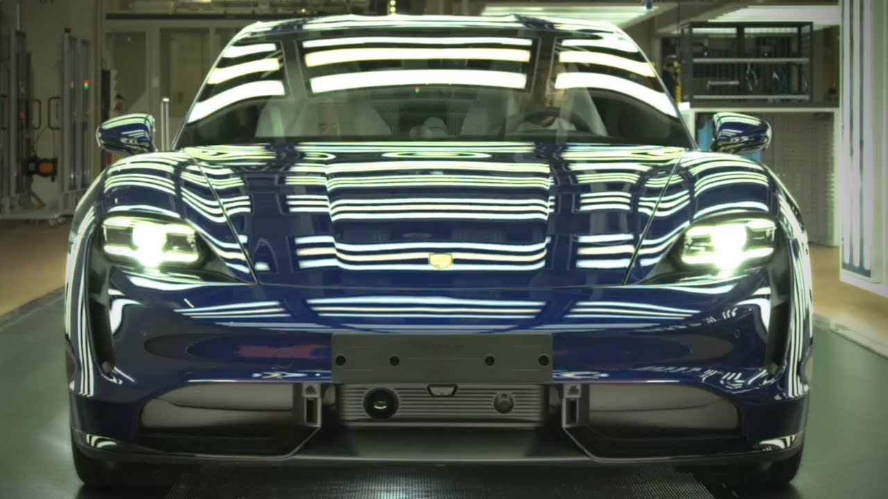Porsche Taycan - производственная линия в Цуффенхаузене, Германия