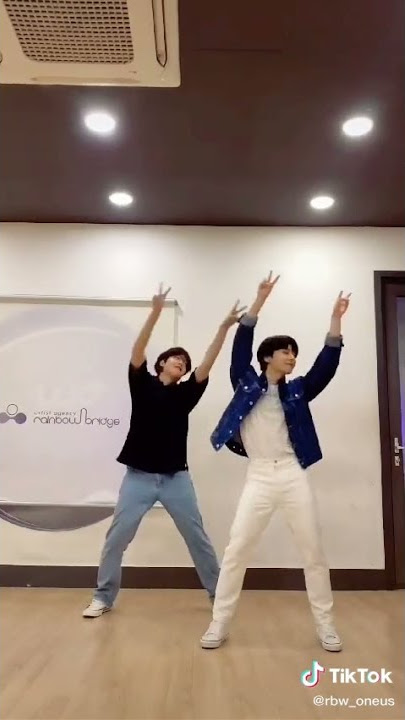 (ONEUS) RAVN and HWANWOONG dancing to ✌permission to dance 🙌 #oneus #bts #PTD