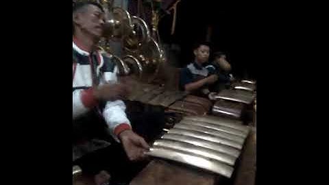 "Suara gamelan tengah malam"