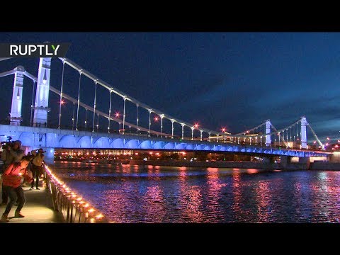 RAW: Hundreds Of Candles Lit To Honor Victims Of Great Patriotic War All Over Russia