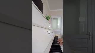 Flora Kərimova Eşqimə Şahid Zaman