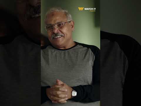 بالطو عاطف محتاج يظبط ساعته على ساعة ابن سينا الرملية