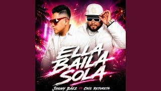 Ella baila sola