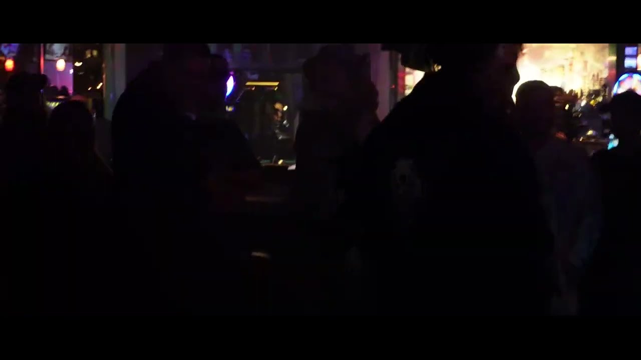RVNT - Slow Burn (Official Live Music Video) auf YouTube ansehen RVNT - Slow Burn (Official Live Music Video) auf YouTube ansehen