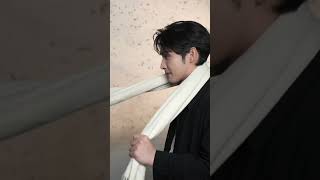 It's a magical scarf. #ZhangBinbin #SunZhenni😂| The Blossoming Love | YOUKU