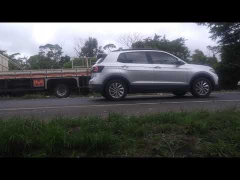 Automóvel com cinco ocupante é atingido por carreta em Linhares