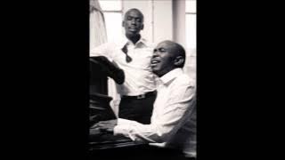 Jaziel Brothers & Oliver Mtukudzi - Ma Africa