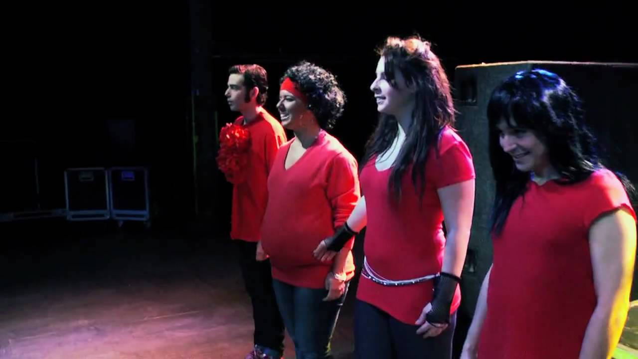 Es una FIESHTA! GLEE!