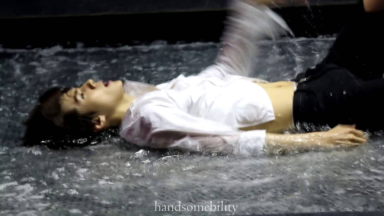 TEL IN HONGKONG D1+D2 SEHUN solo Baby don't cry