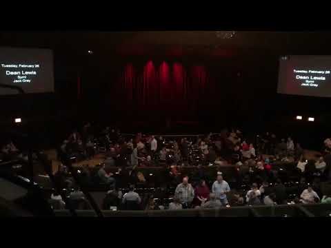 Park West Theatre, half an hour before showtime | VicDiBitetto.net